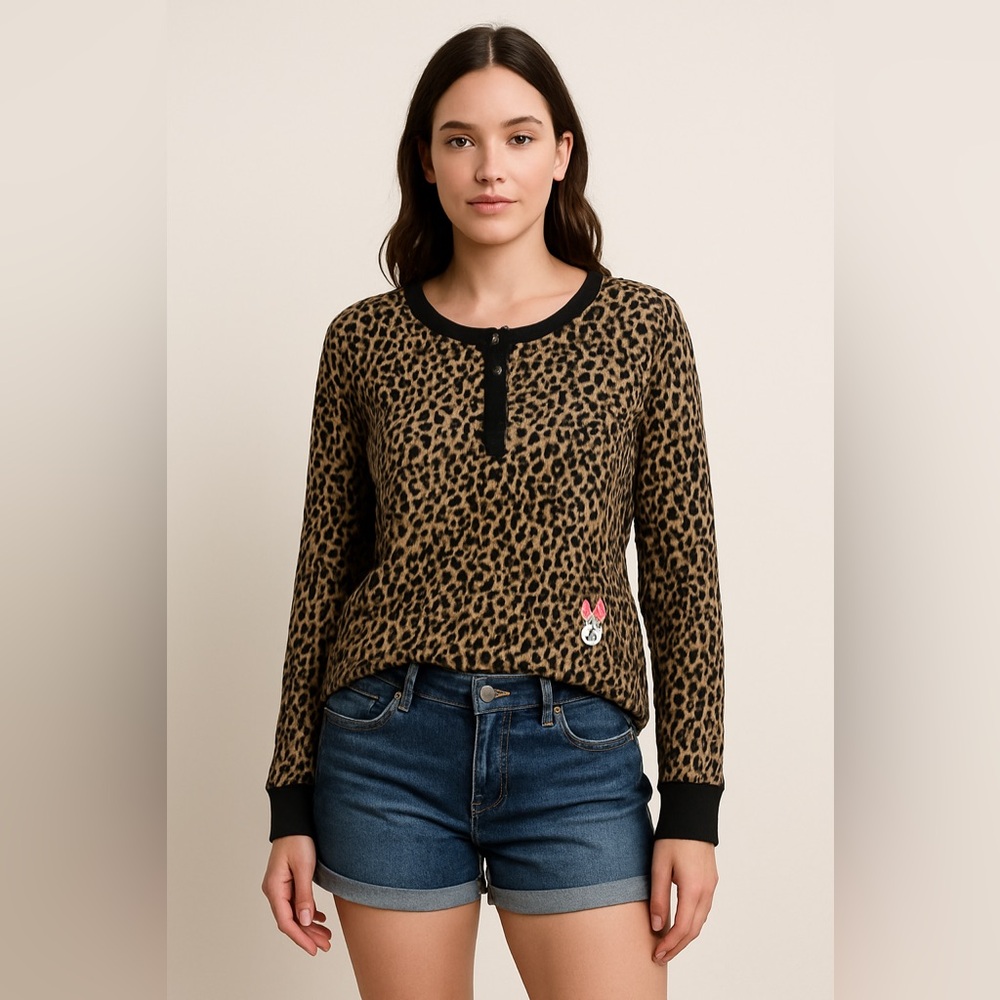 Disney Live Love Women’s Leopard Print Top Minnie Patch Long Sleeve Size L